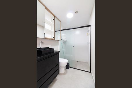Banheiro de apartamento para alugar com 1 quarto, 37m² em Butantã, São Paulo