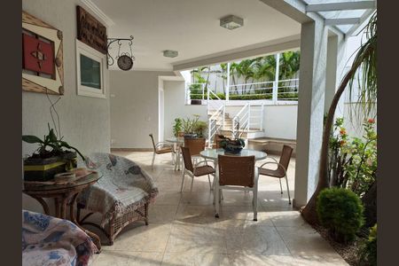 Casa à venda com 383m², 4 quartos e 4 vagas Casa à venda com 383m², 4 quartos e 4 vagasFoto 30