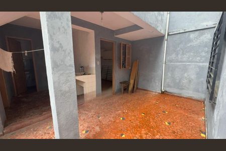 Casa à venda com 3 quartos, 175m² em Cupecê, São Paulo