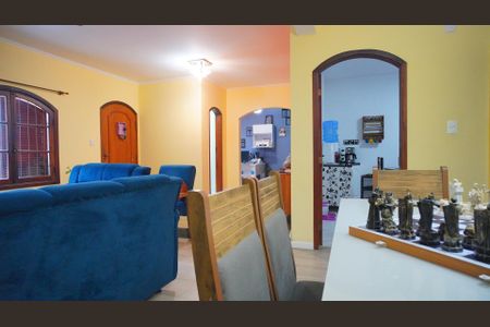 Sala  de casa à venda com 3 quartos, 200m² em Jardim São Pedro, Porto Alegre