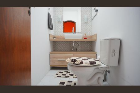 Casa à venda com 200m², 3 quartos e 1 vagaBanheiro 1 lavabo da sala 