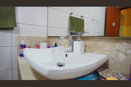 Casa à venda com 200m², 3 quartos e 1 vagaBanheiro 2 corredor 