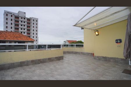 Casa à venda com 200m², 3 quartos e 1 vagaTerraço/ cobertura 