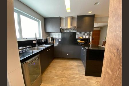 Apartamento à venda com 168m², 4 quartos e 2 vagas