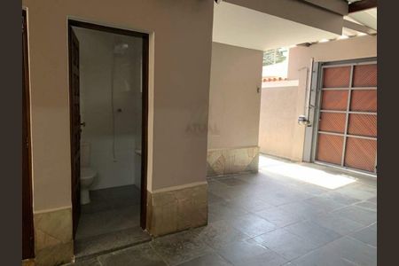 Casa à venda com 4 quartos, 280m² em Campo Grande, São Paulo