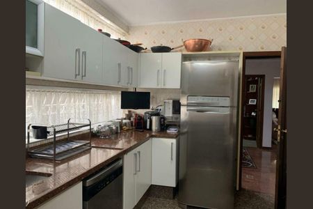 Casa à venda com 4 quartos, 280m² em Campo Grande, São Paulo
