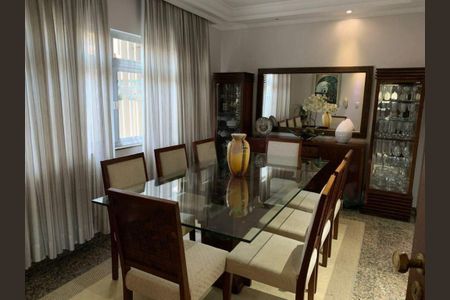 Casa à venda com 4 quartos, 280m² em Campo Grande, São Paulo