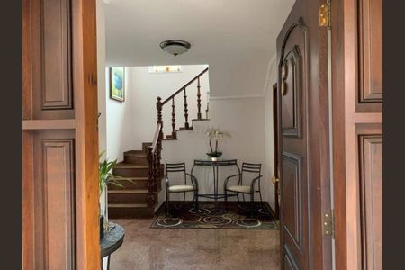 Casa à venda com 4 quartos, 280m² em Campo Grande, São Paulo