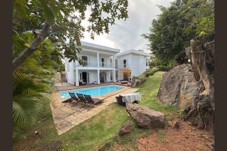 Casa de condomínio à venda com 500m², 5 quartos e 4 vagas Casa de condomínio à venda com 500m², 5 quartos e 4 vagasFoto 01