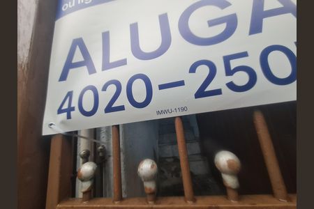 Casa à venda com 40m², 1 quarto e 2 vagasFachada com placa QuintoAndar 