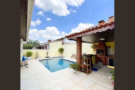 Casa de condomínio à venda com 280m², 3 quartos e 6 vagas Casa de condomínio à venda com 280m², 3 quartos e 6 vagasFoto 01