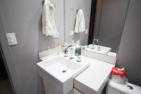 Apartamento à venda com 103m², 3 quartos e 1 vaga Apartamento à venda com 103m², 3 quartos e 1 vagaBanheiro 2