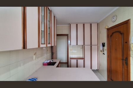 Apartamento para alugar com 135m², 3 quartos e 2 vagas Apartamento para alugar com 135m², 3 quartos e 2 vagasCozinha