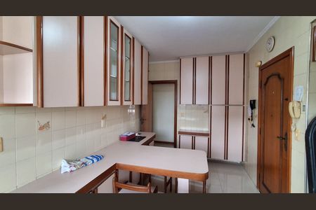 Apartamento para alugar com 135m², 3 quartos e 2 vagas Apartamento para alugar com 135m², 3 quartos e 2 vagasCozinha