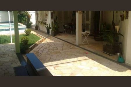 Casa de condomínio à venda com 450m², 4 quartos e 4 vagasFoto 01