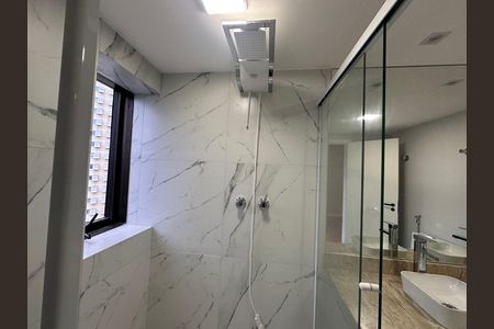 Apartamento para alugar com 128m², 4 quartos e 2 vagas Apartamento para alugar com 128m², 4 quartos e 2 vagasBanheiro da Suíte