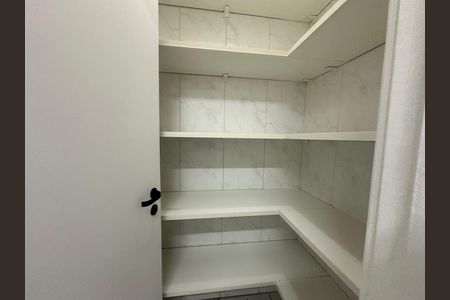 Apartamento para alugar com 128m², 4 quartos e 2 vagas Apartamento para alugar com 128m², 4 quartos e 2 vagasDespensa