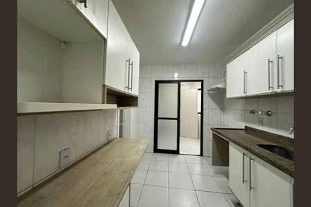Apartamento para alugar com 128m², 4 quartos e 2 vagas Apartamento para alugar com 128m², 4 quartos e 2 vagasCozinha