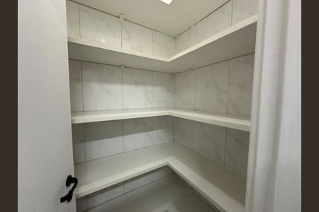 Apartamento para alugar com 128m², 4 quartos e 2 vagas Apartamento para alugar com 128m², 4 quartos e 2 vagasDespensa