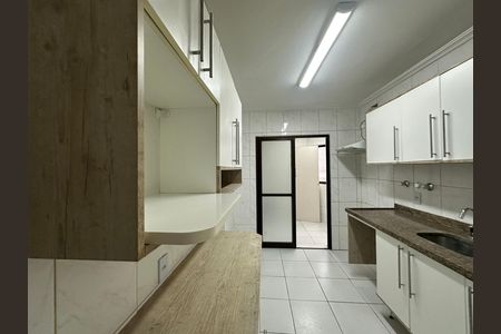Apartamento para alugar com 128m², 4 quartos e 2 vagas Apartamento para alugar com 128m², 4 quartos e 2 vagasCozinha
