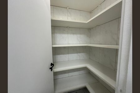 Apartamento para alugar com 128m², 4 quartos e 2 vagas Apartamento para alugar com 128m², 4 quartos e 2 vagasDespensa