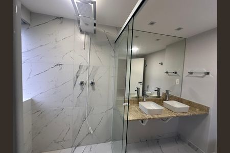 Apartamento para alugar com 128m², 4 quartos e 2 vagas Apartamento para alugar com 128m², 4 quartos e 2 vagasBanheiro da Suíte