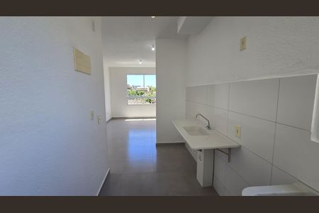 Cozinha de apartamento para alugar com 2 quartos, 45m² em Santa Cruz, Rio de Janeiro