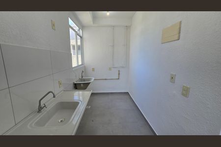 Cozinha de apartamento para alugar com 2 quartos, 45m² em Santa Cruz, Rio de Janeiro