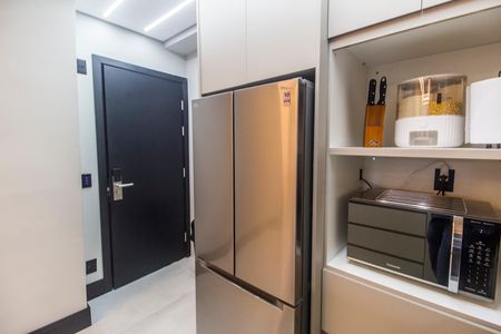 Cozinha de apartamento à venda com 2 quartos, 60m² em Empresarial 18 do Forte, Barueri