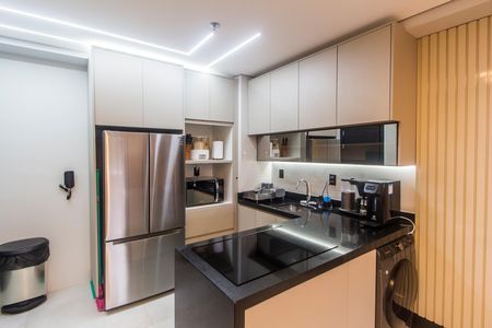 Cozinha de apartamento à venda com 2 quartos, 60m² em Empresarial 18 do Forte, Barueri