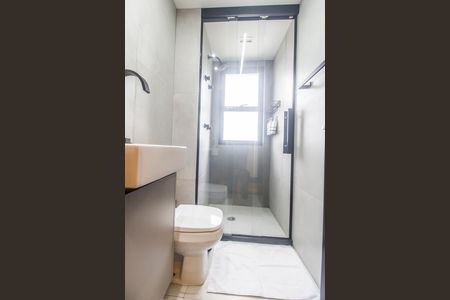 Banheiro da Suíte de apartamento à venda com 2 quartos, 60m² em Empresarial 18 do Forte, Barueri