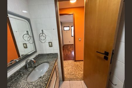 Apartamento à venda com 164m², 4 quartos e 3 vagasBanheiro 2