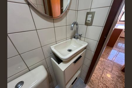 Apartamento à venda com 164m², 4 quartos e 3 vagasBanheiro 3