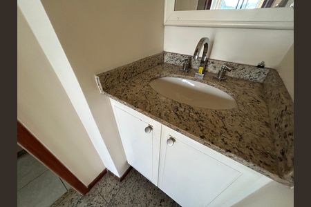 Apartamento à venda com 164m², 4 quartos e 3 vagasBanheiro 4