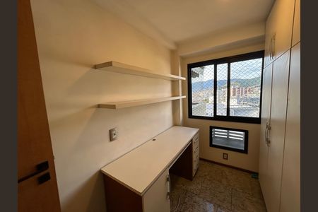Apartamento à venda com 164m², 4 quartos e 3 vagasQuarto 2