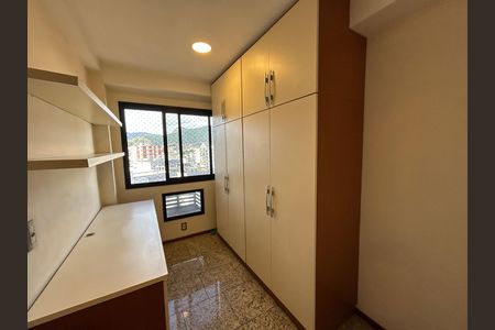Apartamento à venda com 164m², 4 quartos e 3 vagasQuarto 2