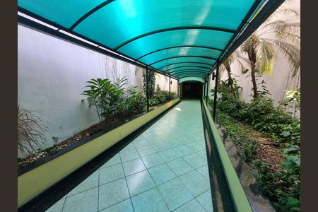 Apartamento à venda com 164m², 4 quartos e 3 vagas Apartamento à venda com 164m², 4 quartos e 3 vagasHall de entrada