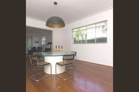 Casa à venda com 6 quartos, 350m² em Vila Madalena, São Paulo