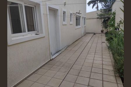 Casa de condomínio à venda com 460m², 4 quartos e 6 vagas Casa de condomínio à venda com 460m², 4 quartos e 6 vagasFoto 02