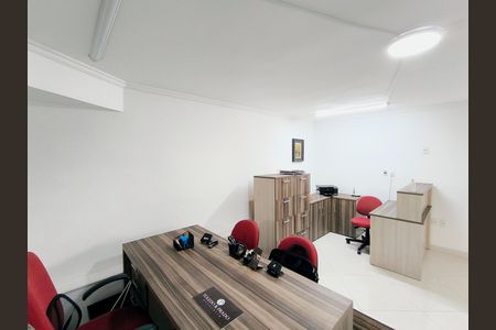 Casa de condomínio à venda com 250m², 5 quartos e 3 vagas Casa de condomínio à venda com 250m², 5 quartos e 3 vagasEscritório