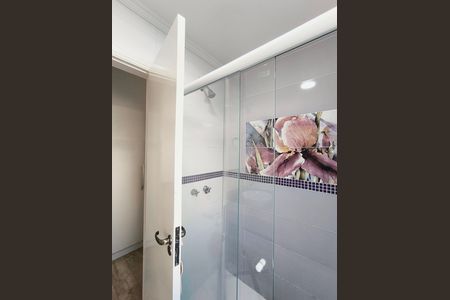 Casa de condomínio à venda com 250m², 5 quartos e 3 vagas Casa de condomínio à venda com 250m², 5 quartos e 3 vagasBanheiro da Suíte 2