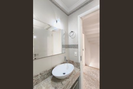 Casa de condomínio à venda com 250m², 5 quartos e 3 vagas Casa de condomínio à venda com 250m², 5 quartos e 3 vagasBanheiro 3