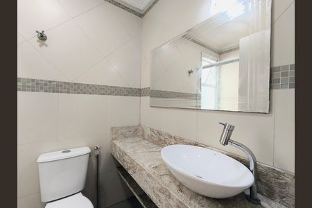 Casa de condomínio à venda com 250m², 5 quartos e 3 vagas Casa de condomínio à venda com 250m², 5 quartos e 3 vagasBanheiro 3