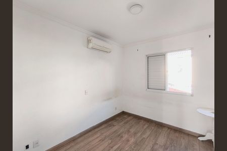 Casa de condomínio à venda com 250m², 5 quartos e 3 vagas Casa de condomínio à venda com 250m², 5 quartos e 3 vagasQuarto 2 - Suíte
