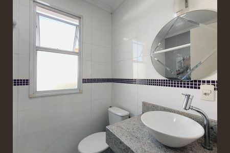 Casa de condomínio à venda com 250m², 5 quartos e 3 vagas Casa de condomínio à venda com 250m², 5 quartos e 3 vagasBanheiro da Suíte 2