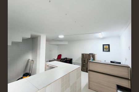 Casa de condomínio à venda com 250m², 5 quartos e 3 vagas Casa de condomínio à venda com 250m², 5 quartos e 3 vagasEscritório