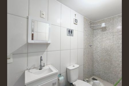 Casa de condomínio à venda com 250m², 5 quartos e 3 vagas Casa de condomínio à venda com 250m², 5 quartos e 3 vagasBanheiro da Suíte 3