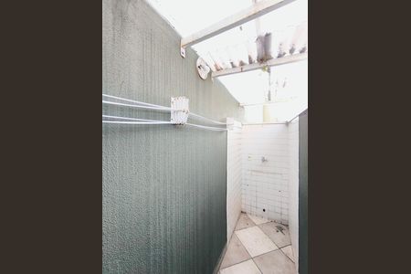 Casa de condomínio à venda com 250m², 5 quartos e 3 vagas Casa de condomínio à venda com 250m², 5 quartos e 3 vagasÁrea de Serviço