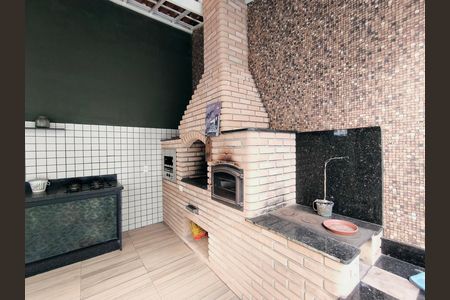 Casa de condomínio à venda com 250m², 5 quartos e 3 vagas Casa de condomínio à venda com 250m², 5 quartos e 3 vagasQuintal