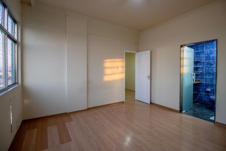 Apartamento para alugar com 200m², 5 quartos e 2 vagas Apartamento para alugar com 200m², 5 quartos e 2 vagasSuíte